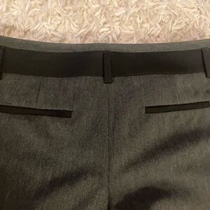 Beautiful pants!  So comfortable and stylish!